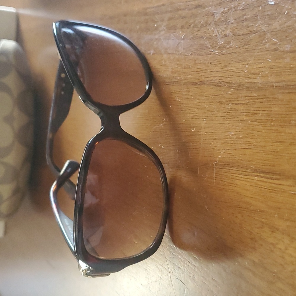 Coach sunglasses - Picture 2 of 3